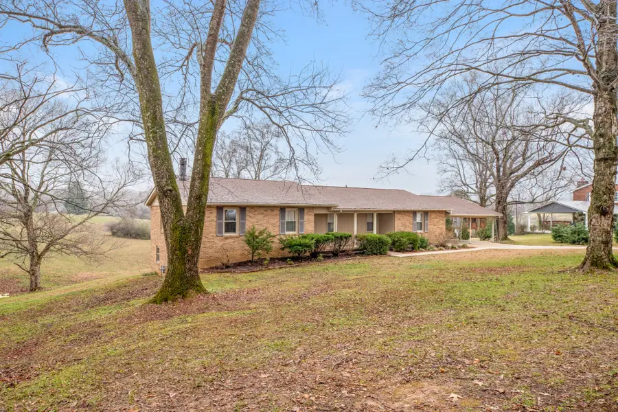 2054 Ridgecrest Cir, Dickson, TN 37055 - Image #2