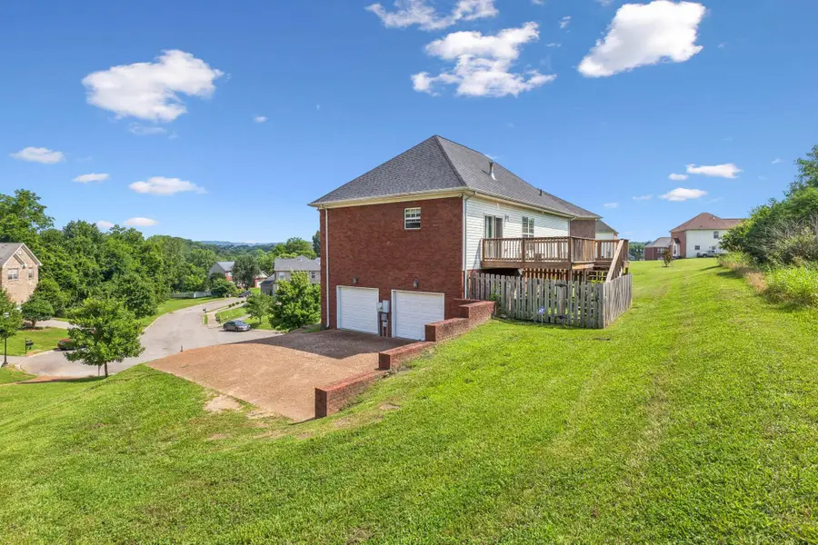 111 Chambliss Ct, Hendersonville, TN 37075 - Image #2