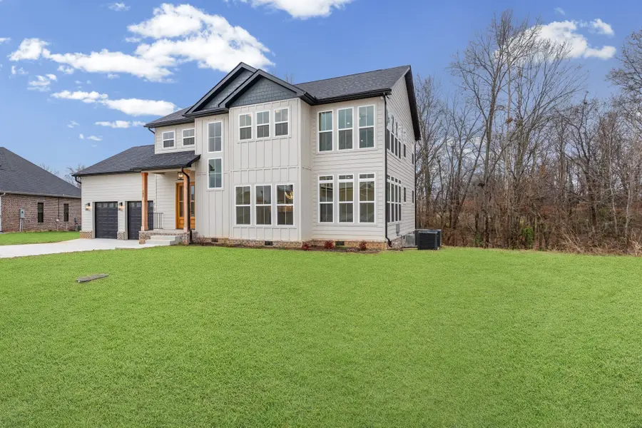 242 Bellshire Dr, Clarksville, TN 37043 - Image #2