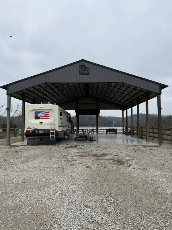 2571 Hardin Bottom River Rd, Clifton, TN 38425