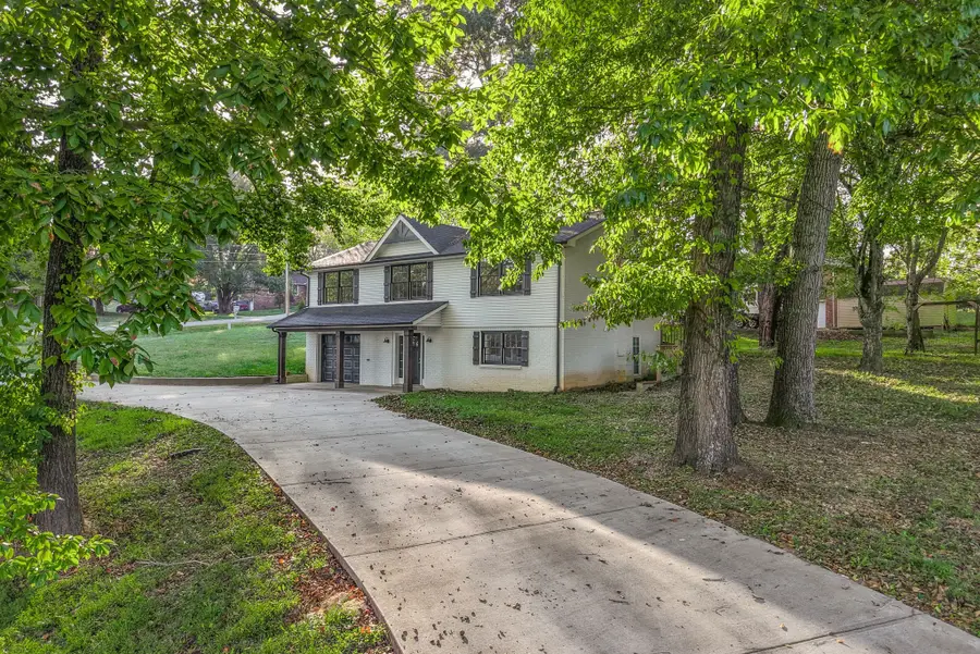 556 Briarwood Ct, Clarksville, TN 37040 - Image #2