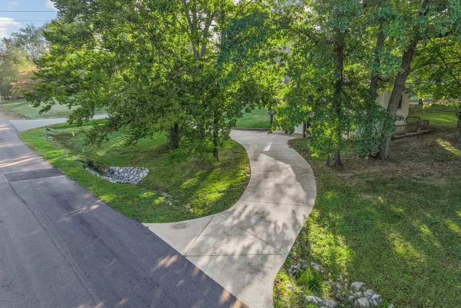 556 Briarwood Ct, Clarksville, TN 37040 - Image #3