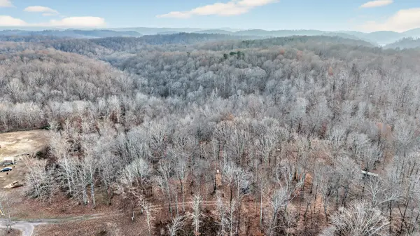 100 Waynoe Road, Ashland City, TN 37015