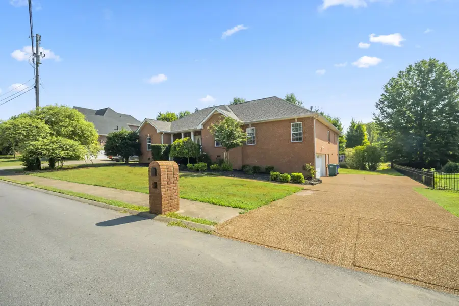 106 Bedrock Dr, White House, TN 37188 - Image #2