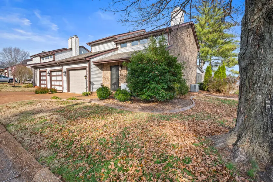 411 Country Club Ct, Clarksville, TN 37043 - Image #3