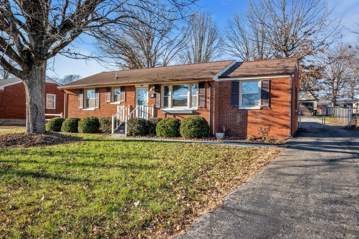 555 Ashe Ave, New Johnsonville, TN 37134 - Image #1