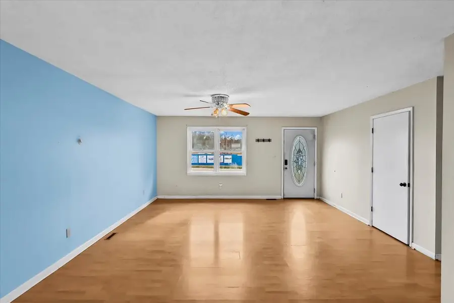 402 Yokley Dr, Franklin, KY 42134 - Image #2