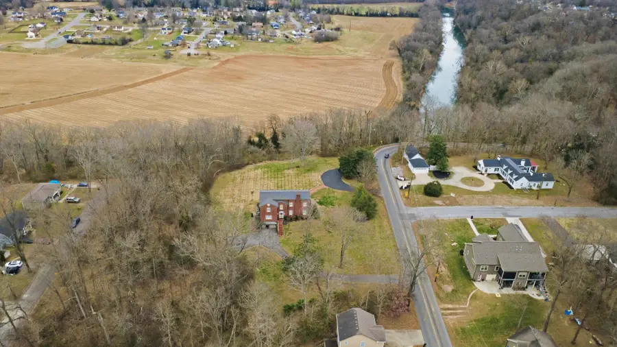 190 Porters Bluff Rd, Clarksville, TN 37040 - Image #2