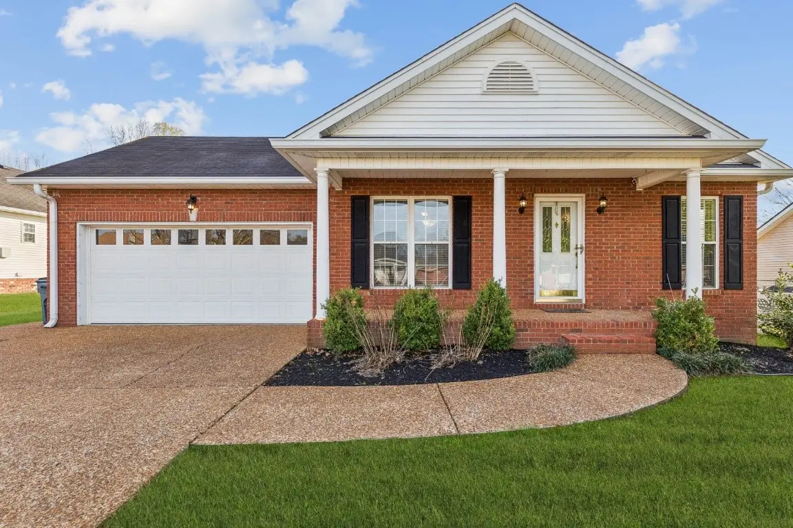 1105 Wedgewood Dr, Gallatin, TN 37066 - Image #1