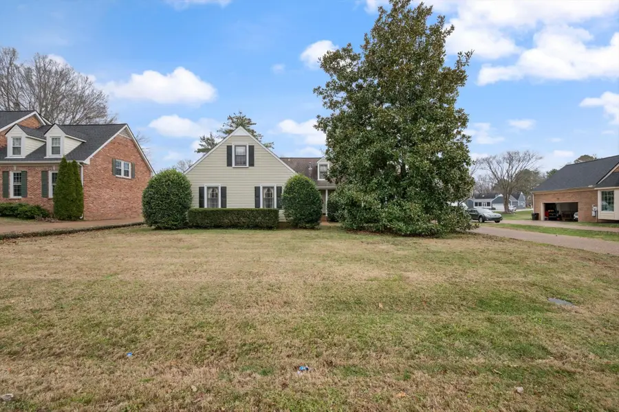 167 Cottonwood Dr, Franklin, TN 37069 - Image #2