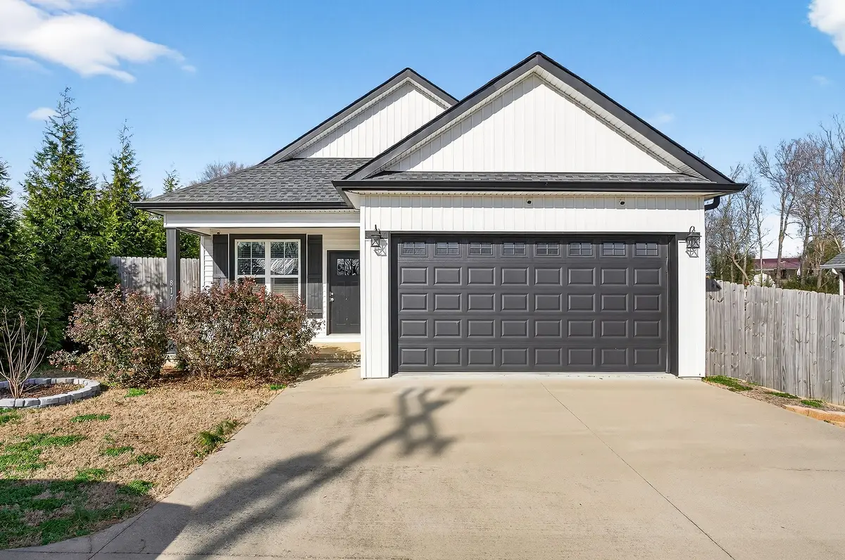 817 S Mountain St, Smithville, TN 37166 - Image #1