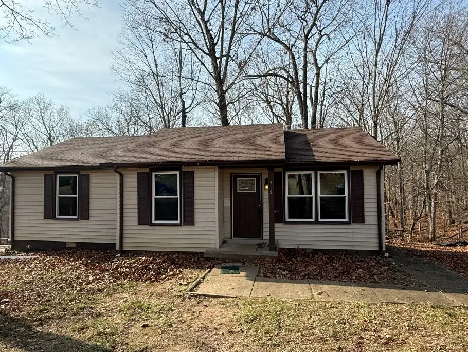 512 Aspen Dr, Clarksville, TN 37042 - Image #1