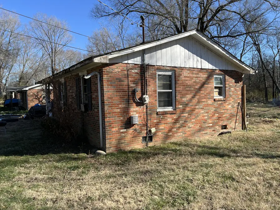 111 Green Meadow Dr, Gallatin, TN 37066 - Image #2