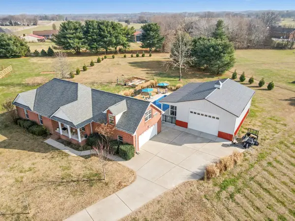 1002 Roland Ct, Cottontown, TN 37048
