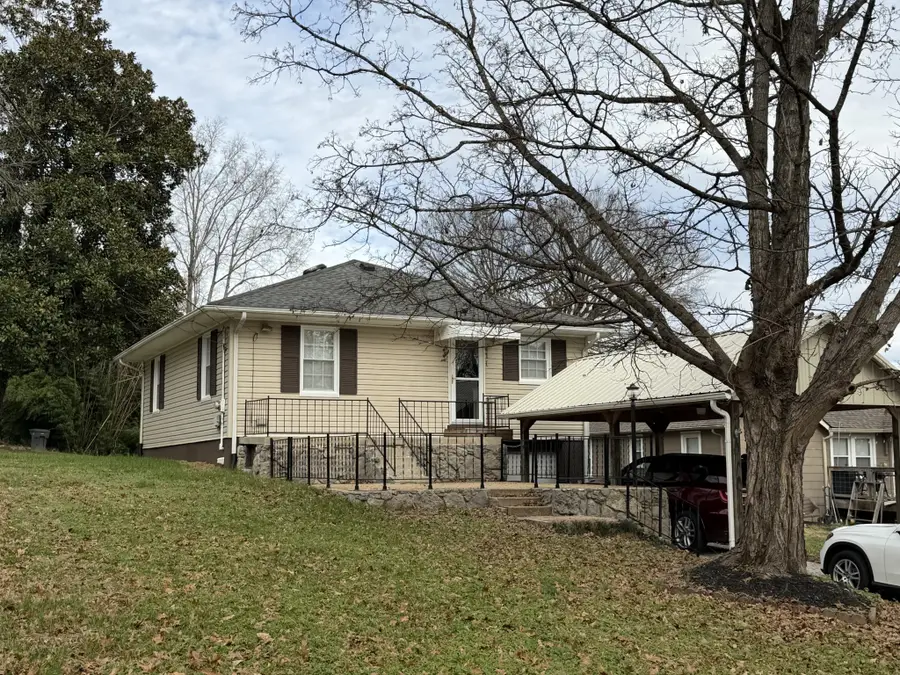 411 Moore Dr, Columbia, TN 38401 - Image #2