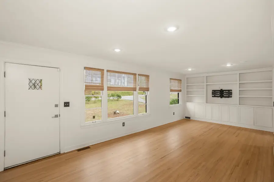 955 Davidson Dr, Nashville, TN 37205 - Image #2