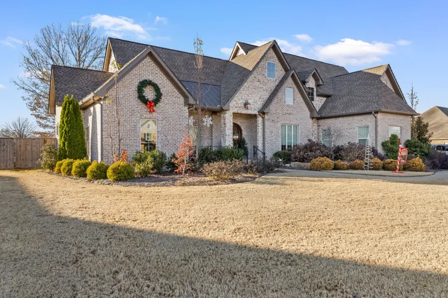 204 Carron Ln, Tuscumbia, AL 35674 - #2