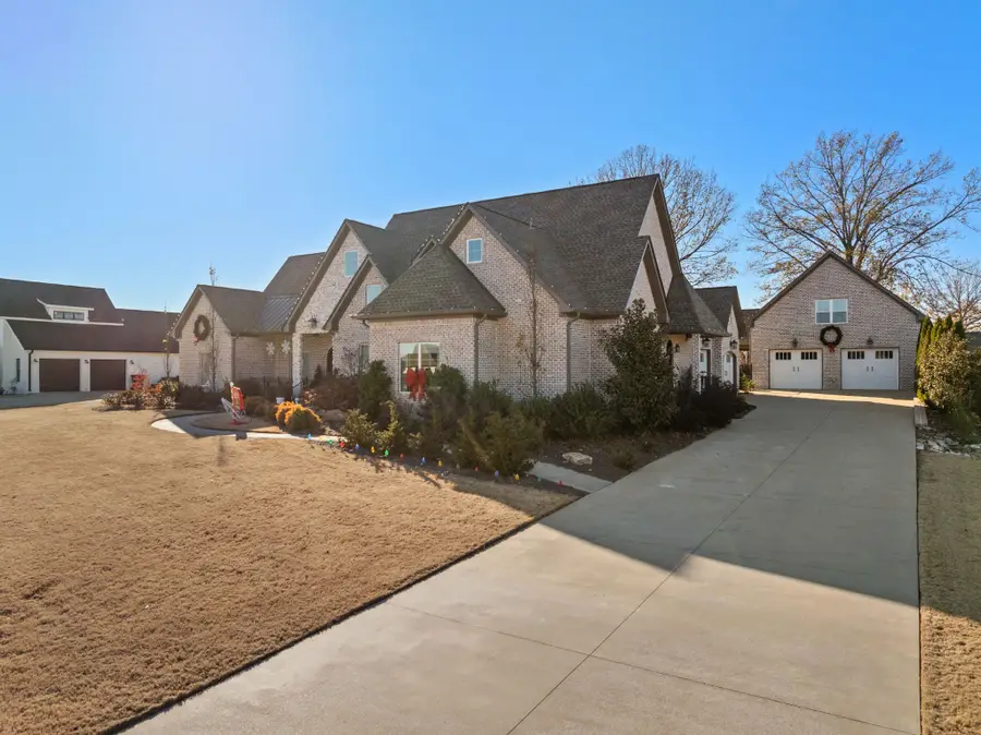 204 Carron Ln, Tuscumbia, AL 35674 - #3