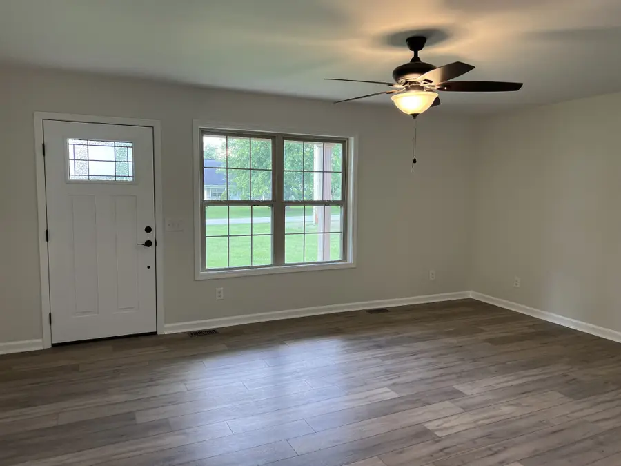 90 Long Creek Rd, Lafayette, TN 37083 - Image #3