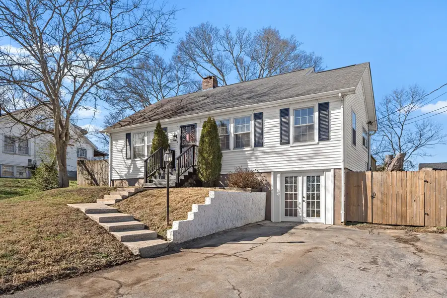 2106 Thomas Ave, Columbia, TN 38401 - Image #2