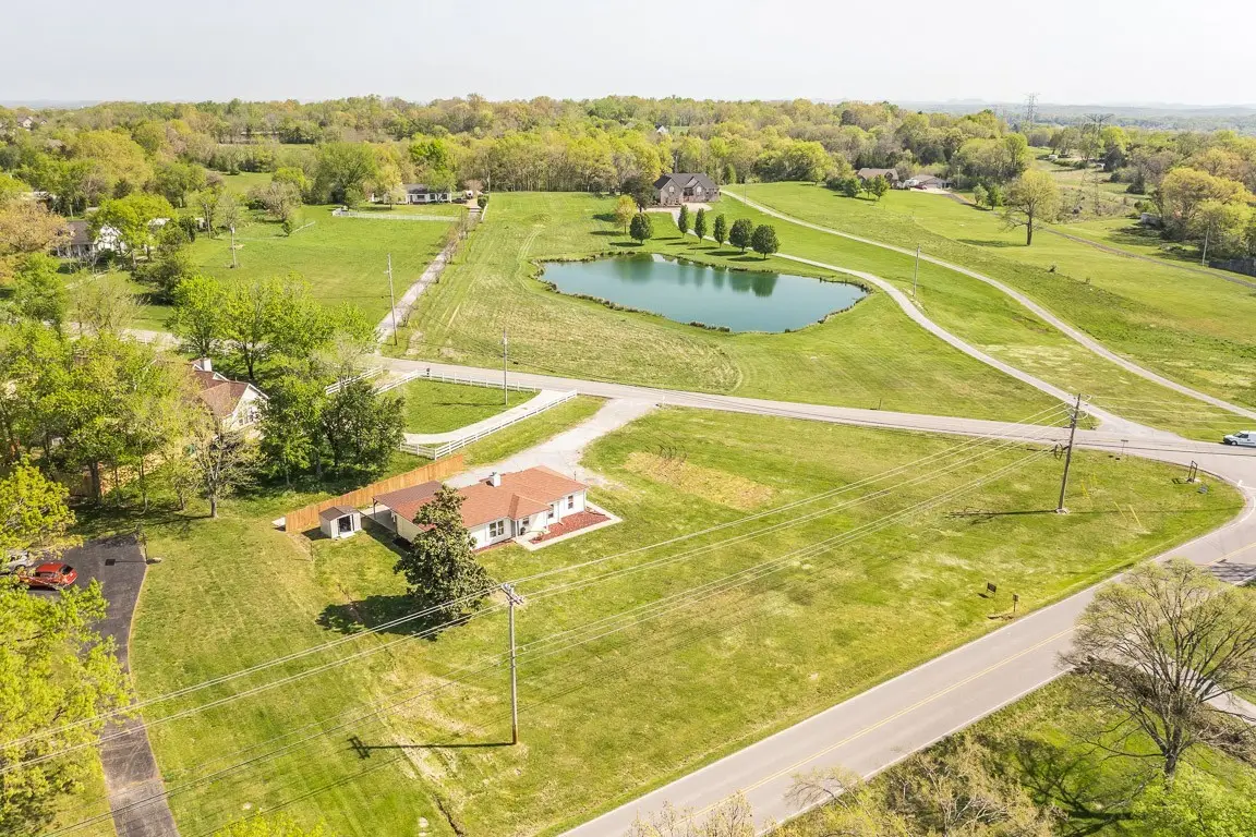 8522 Coles Ferry Pike, Lebanon, TN 37087 - Image #1