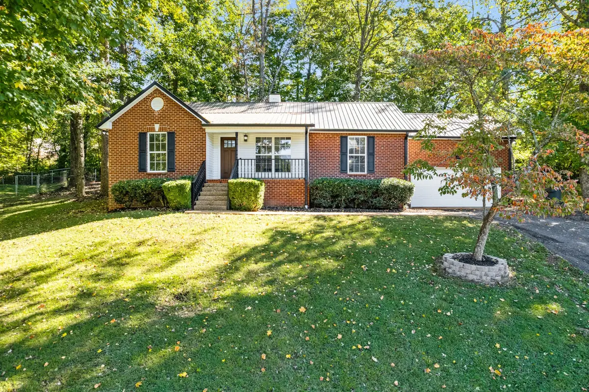 812 Hunters Crossing Ln, Springfield, TN 37172 - Image #1