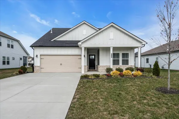 6132 Farm Castle Dr, Rockvale, TN 37153