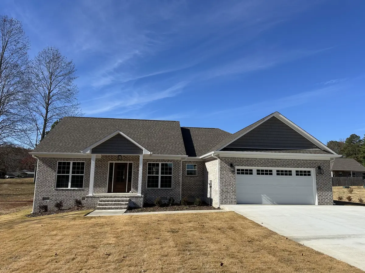 109 Fairway Dr, Lawrenceburg, TN 38464 - Image #1