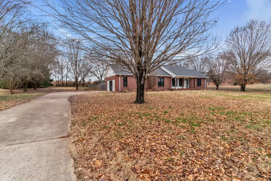 1009 Lewis Jones Blvd, Gallatin, TN 37066 - Image #2