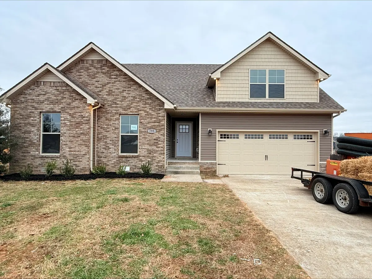 795 Vera Dr, Clarksville, TN 37040 - Image #1