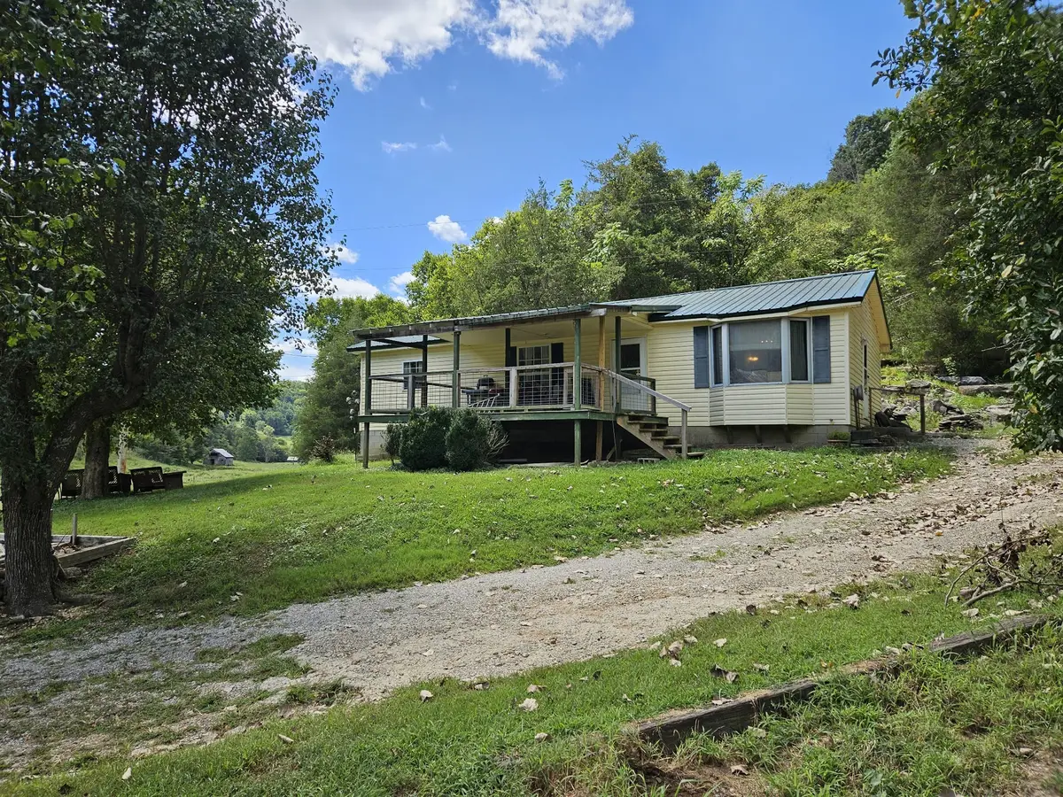 81 Carver Hollow Rd, Pleasant Shade, TN 37145 - Image #1