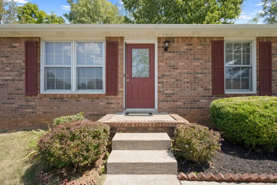 711 Green Valley Ct, Clarksville, TN 37042 - Image #2