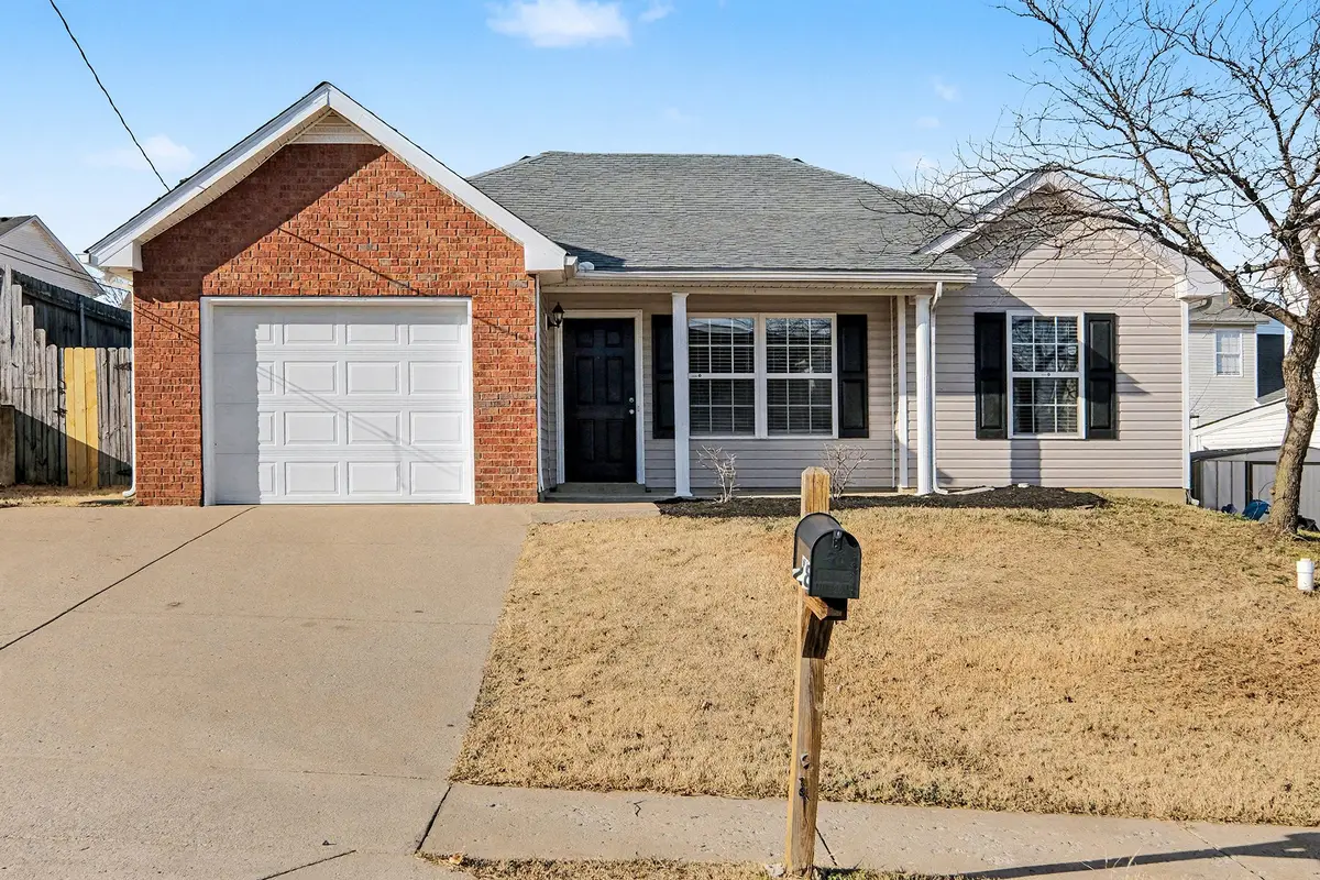 1228 Shannon Ln, La Vergne, TN 37086 - Image #1