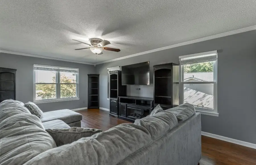 621 Lee Dr, Ringgold, GA 30736 - Image #2