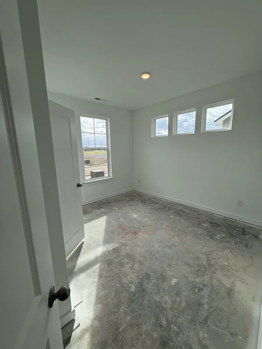 324 Black Bear Dr, Mount Pleasant, TN 38474 - Image #3