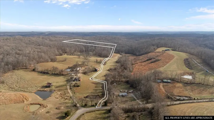 3955 Possum Hollow Rd, Palmyra, TN 37142 - Image #2