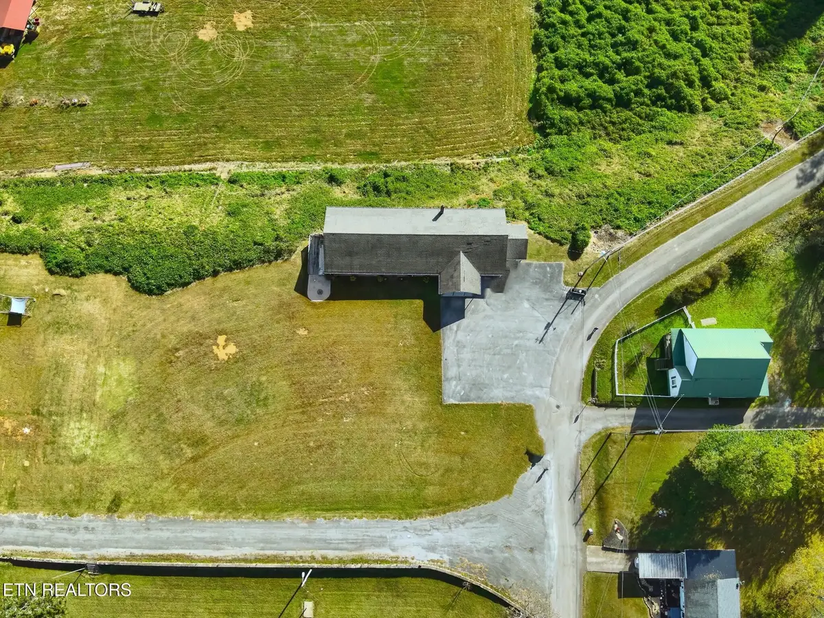 301 School St, Tellico Plains, TN 37385 - #1