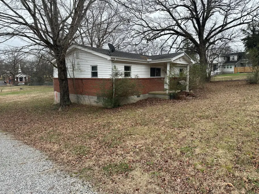 394 Moores Cir, Kingston Springs, TN 37082 - Image #2