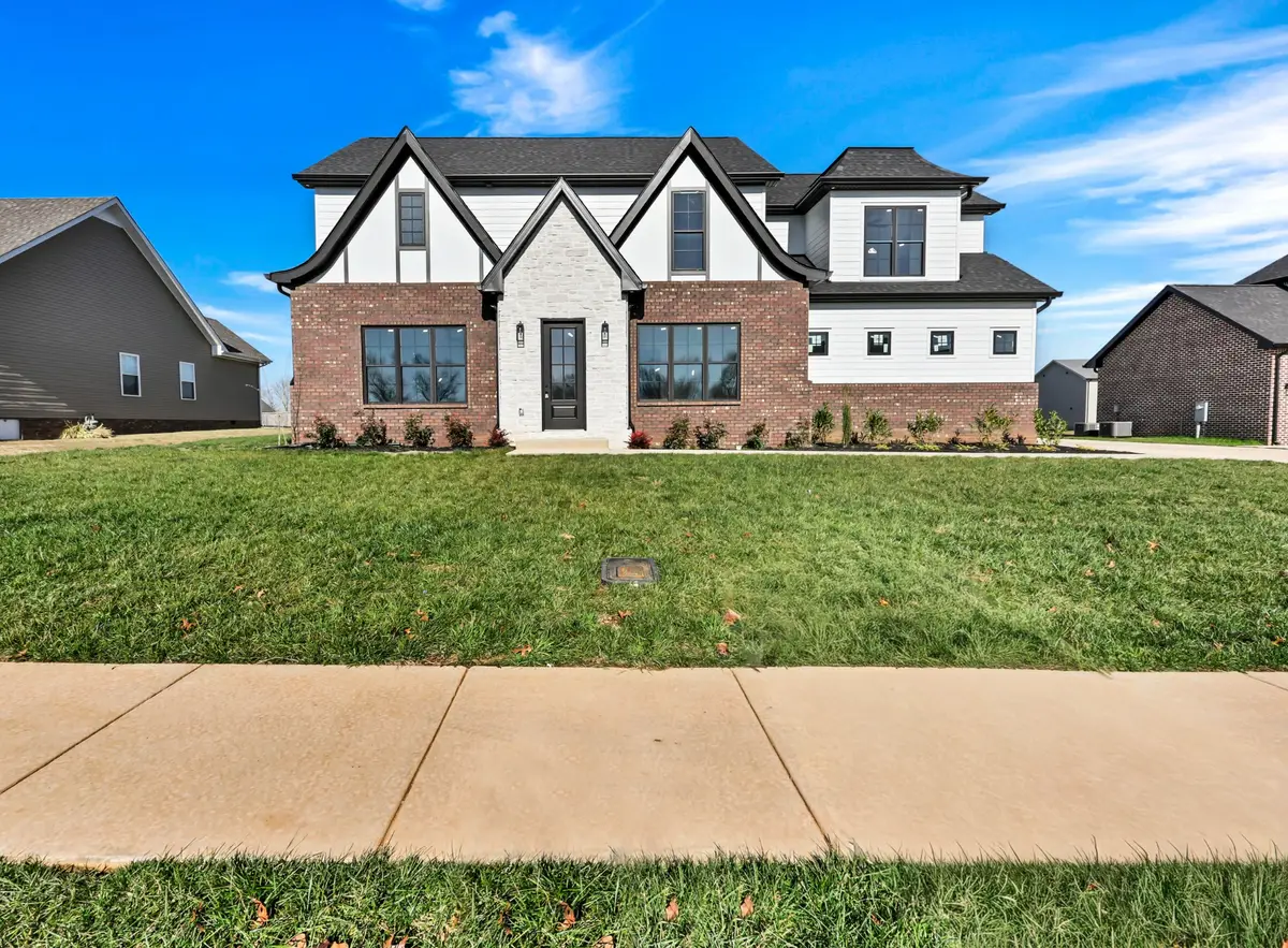 2457 Ellsworth Dr, Clarksville, TN 37043 - Image #1