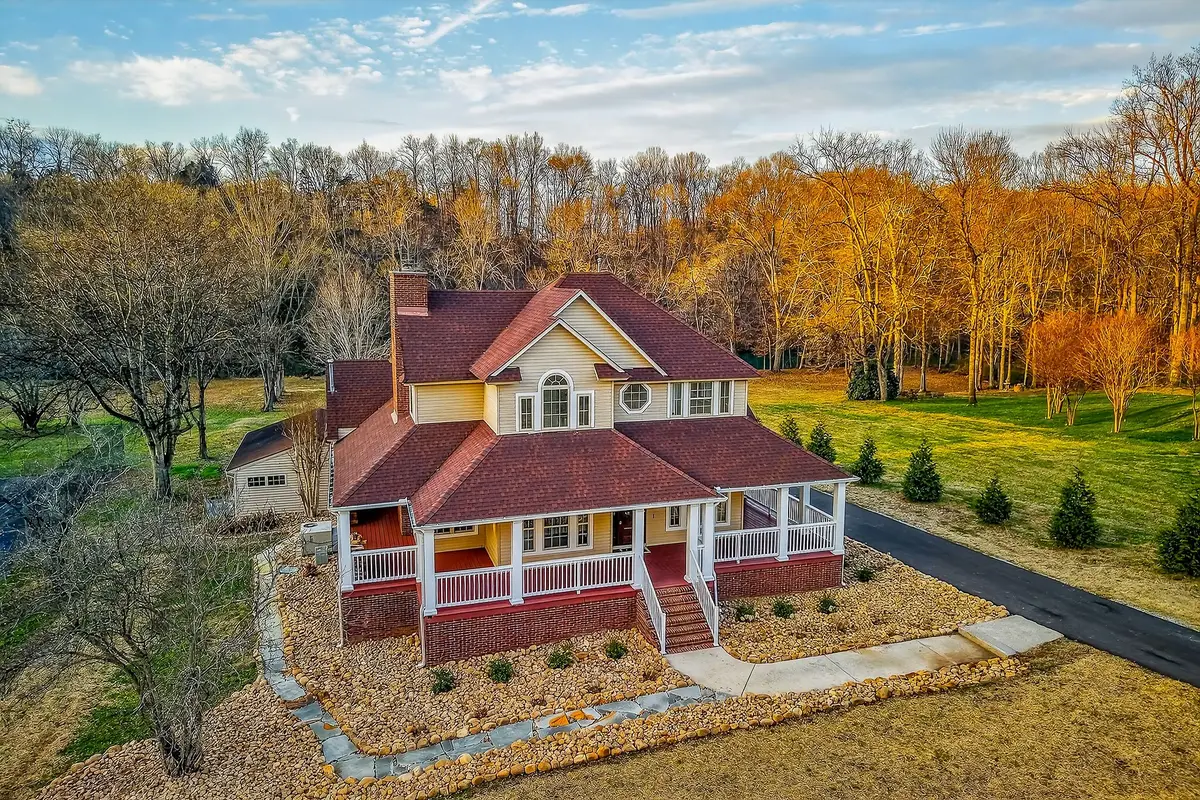 962 Indian Mound Dr, McMinnville, TN 37110 - Image #1