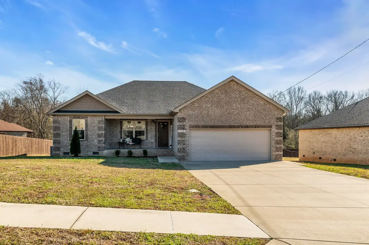 107 Smithfield Dr, Shelbyville, TN 37160 - Image #1