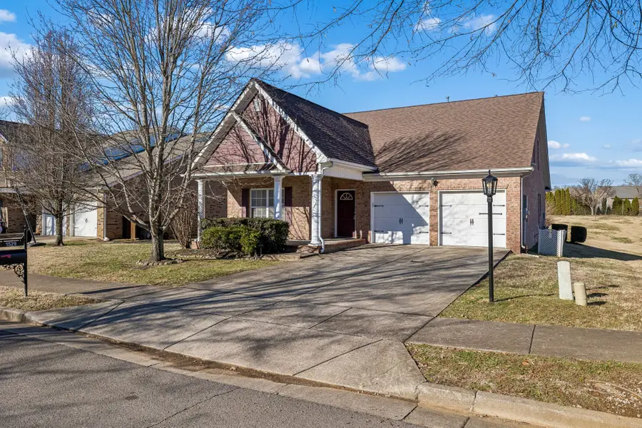 1529 Goldfinch Cir, Hermitage, TN 37076 - Image #2