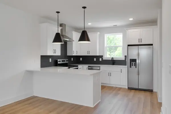 3352 Conviser Dr, Nashville, TN 37207