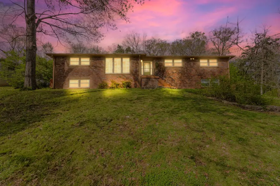 6524 Brownlee Dr, Nashville, TN 37205 - Image #2