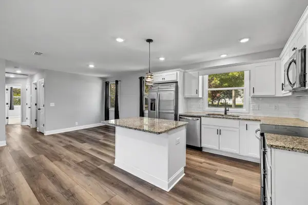 212 Westside Dr, Tullahoma, TN 37388