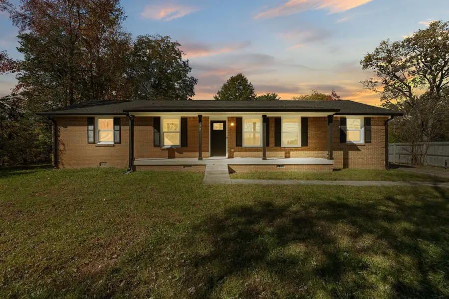 212 Westside Dr, Tullahoma, TN 37388 - Image #3