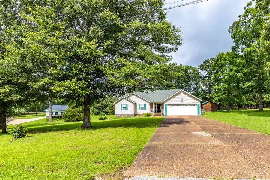 128 Pin Oaks Ln, Hohenwald, TN 38462 - Image #2