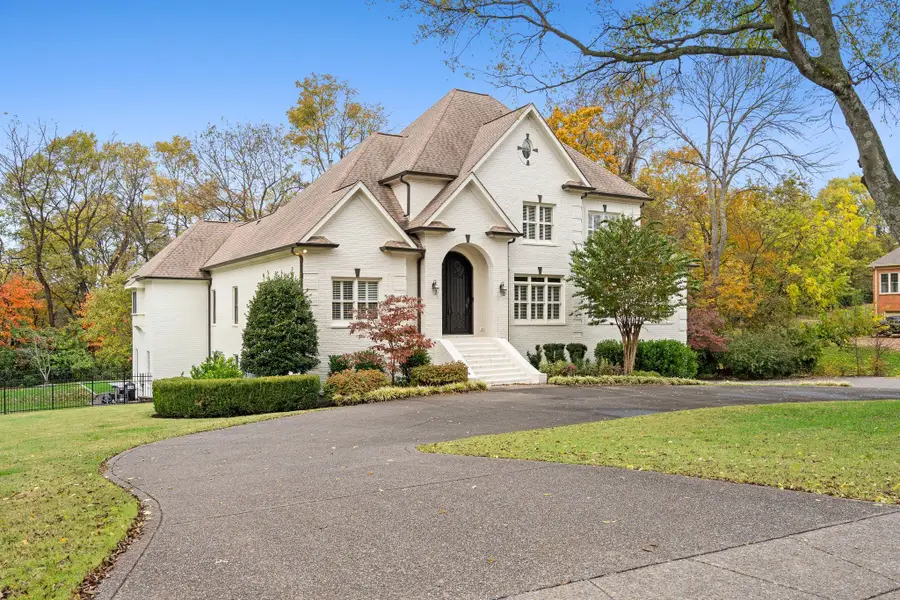 828 Woodburn Dr, Brentwood, TN 37027 - Image #2