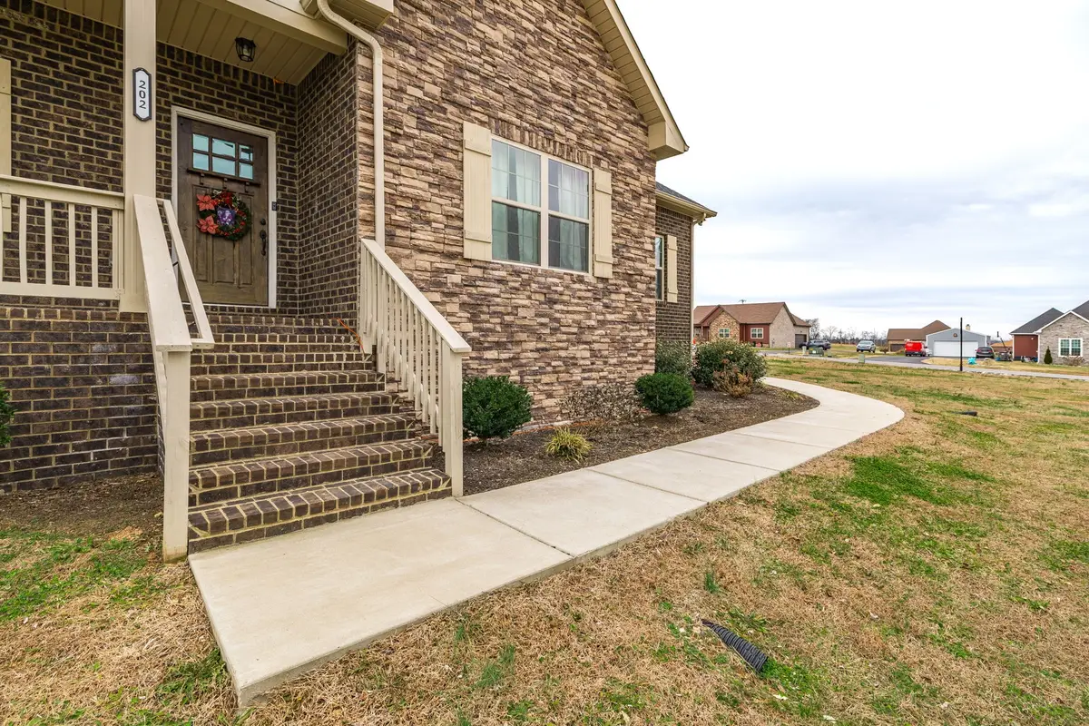 202 Hollow Tree Cir, Castalian Springs, TN 37031 - Image #1