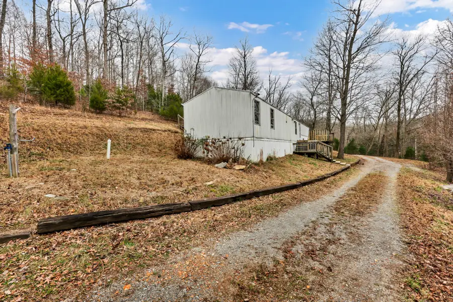 3845 Wickham Rd, Palmyra, TN 37142 - Image #2